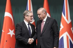 Erdogan signe avec Starmer un méga-contrat pour 20 Eurofighters