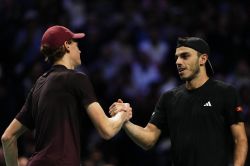 Tennis: Sinner s'offre un premier quart à Paris, Shelton et De Minaur qualifiés pour le Masters