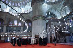 En Turquie, Léon XIV visite la Mosquée bleue d'Istanbul
