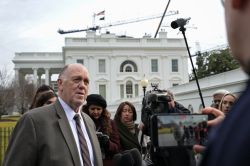 Les États-Unis gèlent les procédures de visas pour 75 pays 