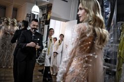 Haute couture: Paris ouvre ses ateliers d’exception pour quatre jours de défilés