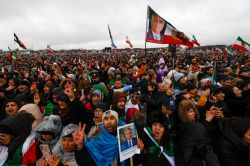 Frappes sur l'Iran: la diaspora attentive et pleine d'espoir