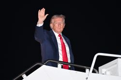 Trump déclare que «l'Iran va être très durement frappé aujourd'hui»