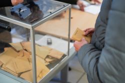 Premier tour des élections municipales en France, à un an de la présidentielle