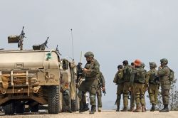 L'armée israélienne dit avoir arrêté au Liban un membre du Hezbollah
