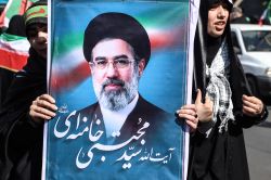 Khamenei: la marine iranienne est prête à infliger de «nouvelles défaites» à l'ennemi