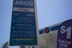 Le pétrole monte après de nouvelles attaques entre les États-Unis et l’Iran
