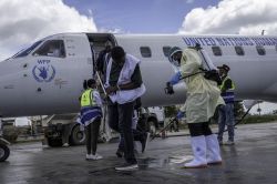 Ebola: l'OMS et l'Agence de santé africaine annoncent un plan de 518 millions de dollars, de juin à novembre
