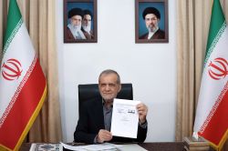 L’Iran nie toute ambition nucléaire militaire, refuse de renoncer à l’enrichissement d’uranium