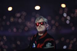 Le DJ français Kavinsky retrouvé mort à son domicile à Paris