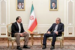 Pour le président iranien, les États-Unis n'obtiendront «rien» avec leur pression économique