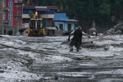 Népal: une crue dévastatrice fait des centaines de victimes