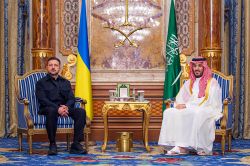 En Arabie saoudite, Zelensky évoque une coopération stratégique avec le prince héritier