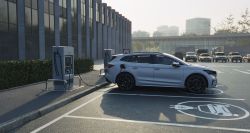 Voitures électriques et hybrides: le pétrolier Aramco s'associe au Chinois BYD