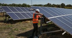 La Grèce face au défi du surplus d’énergie solaire