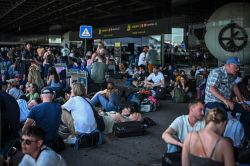 Péninsule ibérique: l'électricité revient progressivement après une panne géante