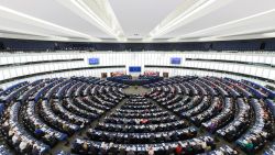 Le Parlement européen approuve le prêt de 90 milliards d'euros à l'Ukraine
