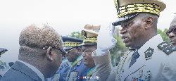 Gabon: les militaires respecteront les \