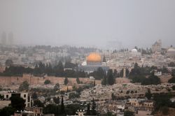 Netanyahou met en garde contre le risque d'une propagation des incendies à Jérusalem