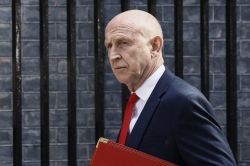 Royaume-Uni: démission choc du ministre de la Défense, sur fond de désaccord budgétaire