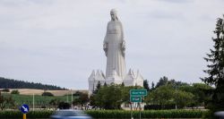La plus haute statue mariale d'Europe inaugurée en Pologne
