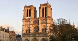 Les touristes à l’assaut de Notre-Dame de Paris
