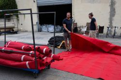Seconde vie à Marseille pour le tapis rouge du festival de Cannes