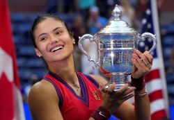 Raducanu « doit assimiler » sa victoire à l'US Open, estime son mécène