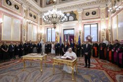 Le pape Léon XIV appelle devant les élus espagnols à l'action face au «drame tragique de la migration»