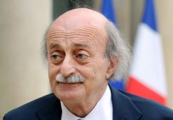 Joumblatt félicite Macron