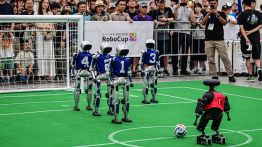 En Corée du Sud, des robots jouent au football