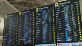 Paralysie budgétaire: des centaines de vols annulés dans les aéroports américains