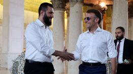 Damas accueille Emmanuel Macron