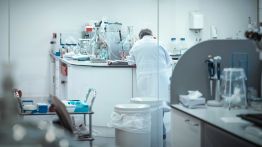 Assurances et laboratoires au Liban: qui paiera la différence ?