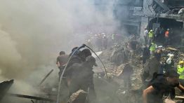 À Beyrouth, des familles dévastées après une frappe près d'un hôpital de la ville