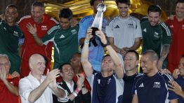 Les légendes du football réunies avant le choc Argentine-Espagne