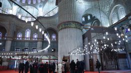 En Turquie, Léon XIV visite la Mosquée bleue d'Istanbul