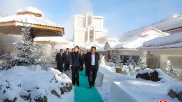Kim Jong Un inaugure un luxueux complexe touristique à Samjiyon