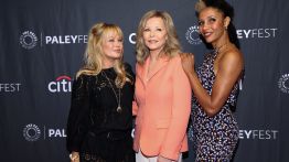 «Drôles de dames»: 50 ans après, les icônes de la série réunies à Hollywood