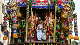 La fête des chars illumine Serampore