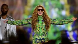 Brésil: concert géant de la star Shakira sur la plage de Copacabana