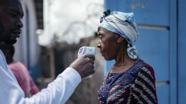 Ebola : l’alerte mondiale relancée