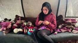 À Gaza, des poupées de laine pour «redonner le sourire» aux enfants.