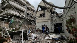 Trêve: de retour chez eux, des déplacés libanais hésitent à rester