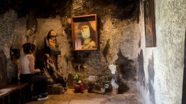 Tout un peuple pour saint Charbel