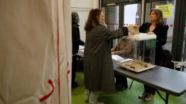 Municipales en France: des urnes locales aux enjeux nationaux