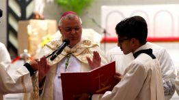 Prière pour la paix à la cathédrale Notre-Dame d'Arabie à Bahreïn