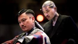 À Tokyo, les barbiers montent sur le ring