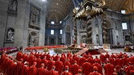 Rome: les cardinaux réunis pour élire le successeur du pape François