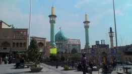 À Téhéran, la rue suspendue aux négociations de Genève